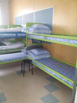 Апарт-отели Yömyssy Apartments Керимяки Односпальная кровать в общем номере для мужчин и женщин-5